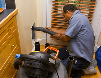 Vacuuming-HVAC-Ducts
